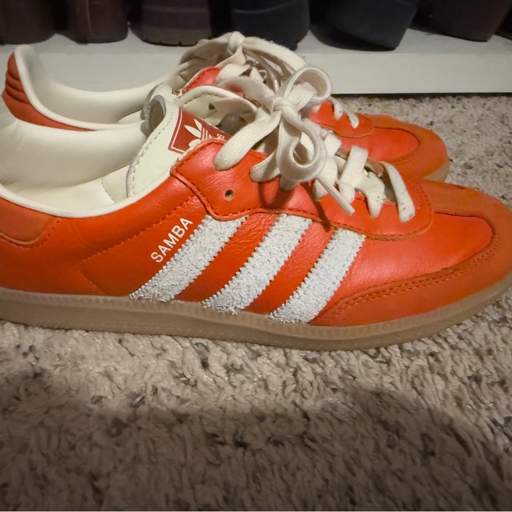 Orange Sambas Original og 9.5 Worn Twice